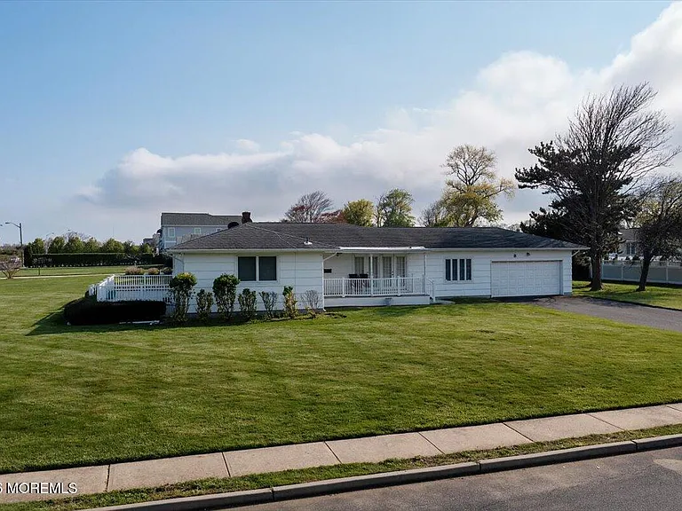 8 Pullman Ave — Photo 6