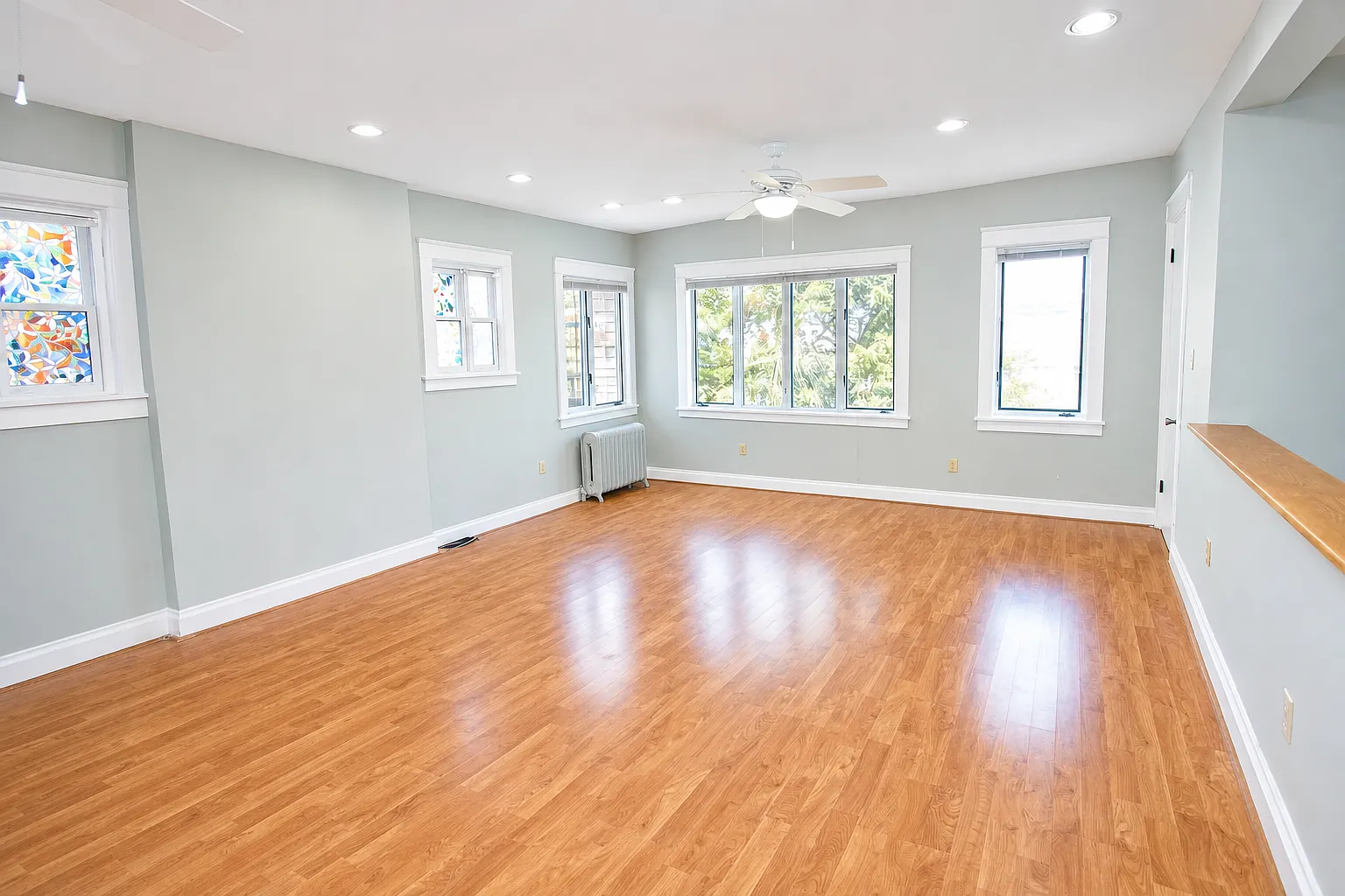 3 bed, 1.5 bath, 1200 sqft, $2,379 — Photo 3