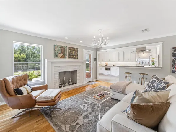 12815 Traviata Dr, Houston, TX 77024