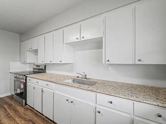 3rd image of 1305 W New Hope Rd APT A-3