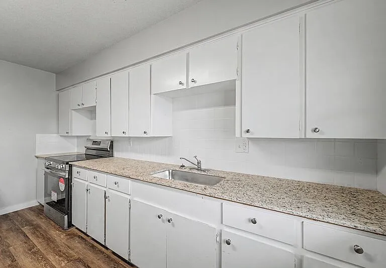 1305 W New Hope Rd #A — Photo 3