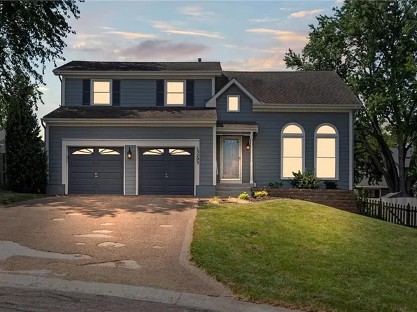 13293 W 111th Ter, Overland Park, KS 66210