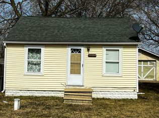1020 W Schumacher Ave, Flint, MI