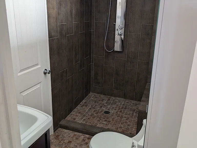 2929 Curtis St #B — Photo 32