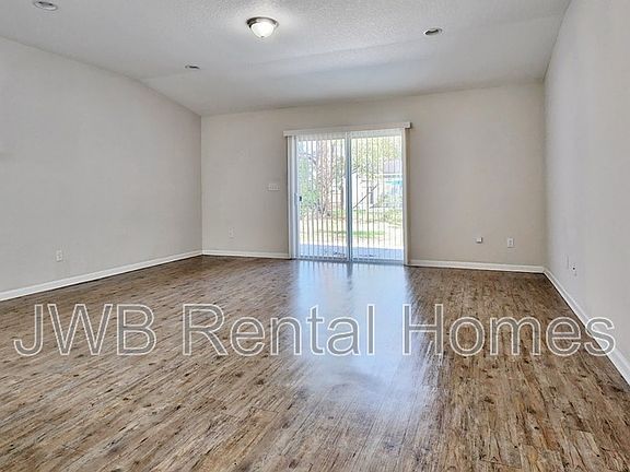 5th image of 5149 Kingsbury St