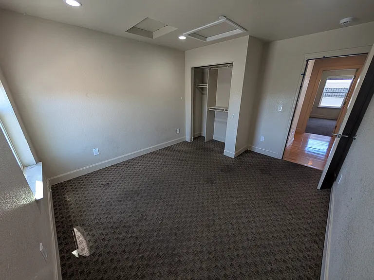 2504 Dana St — Photo 14