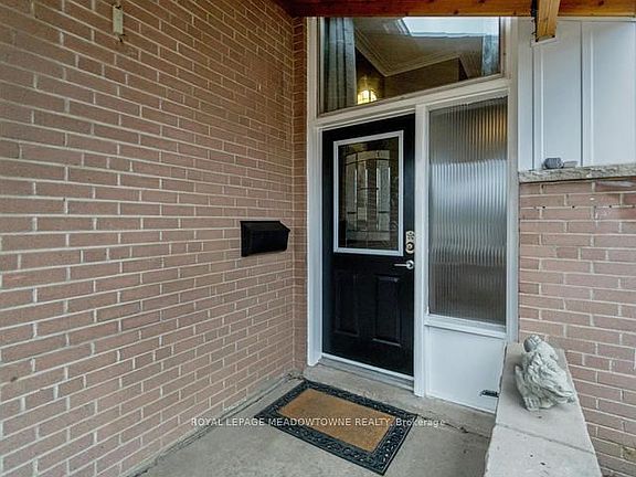 5th image of 153 Delrex Blvd