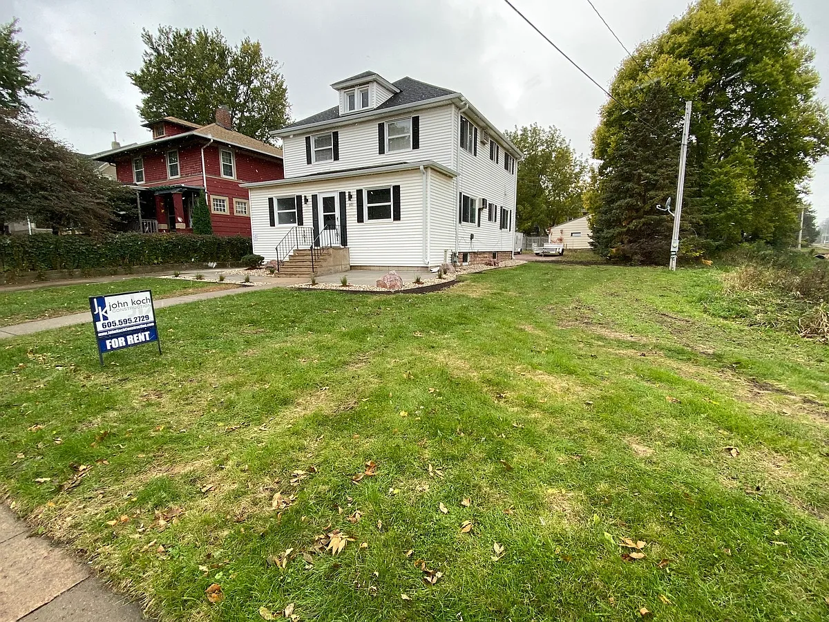 Building Photo - 801 S Phillips Ave