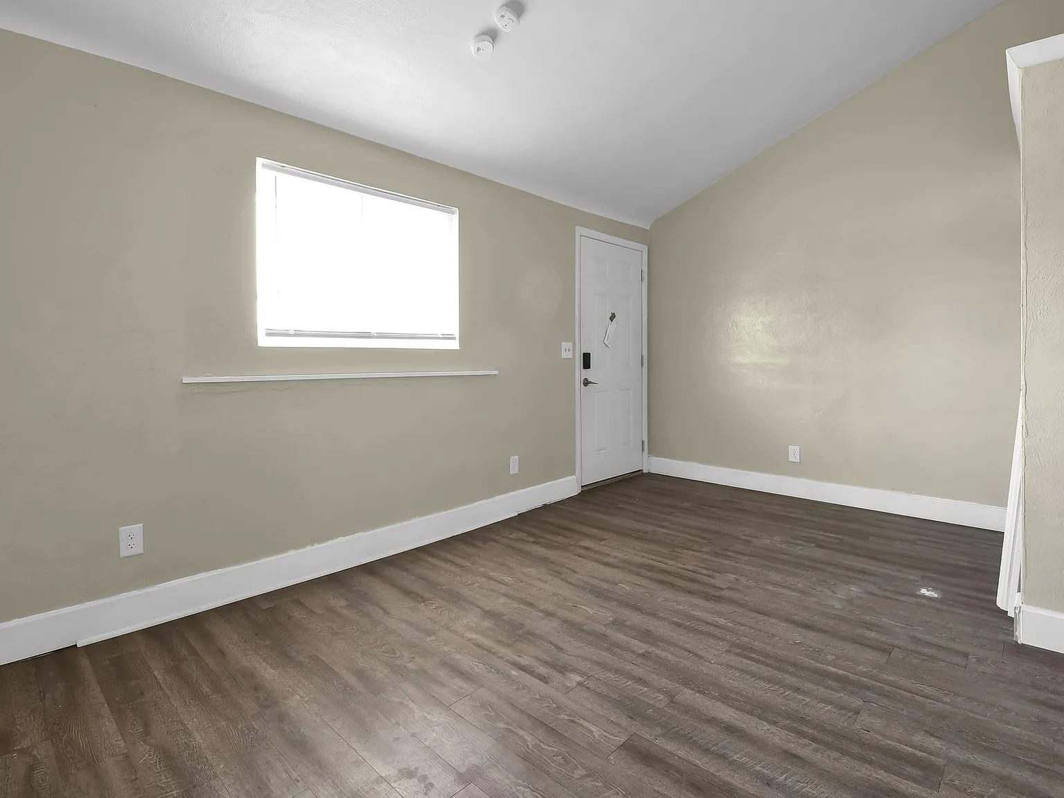 1794 Genessee Avenue - A — Photo 2