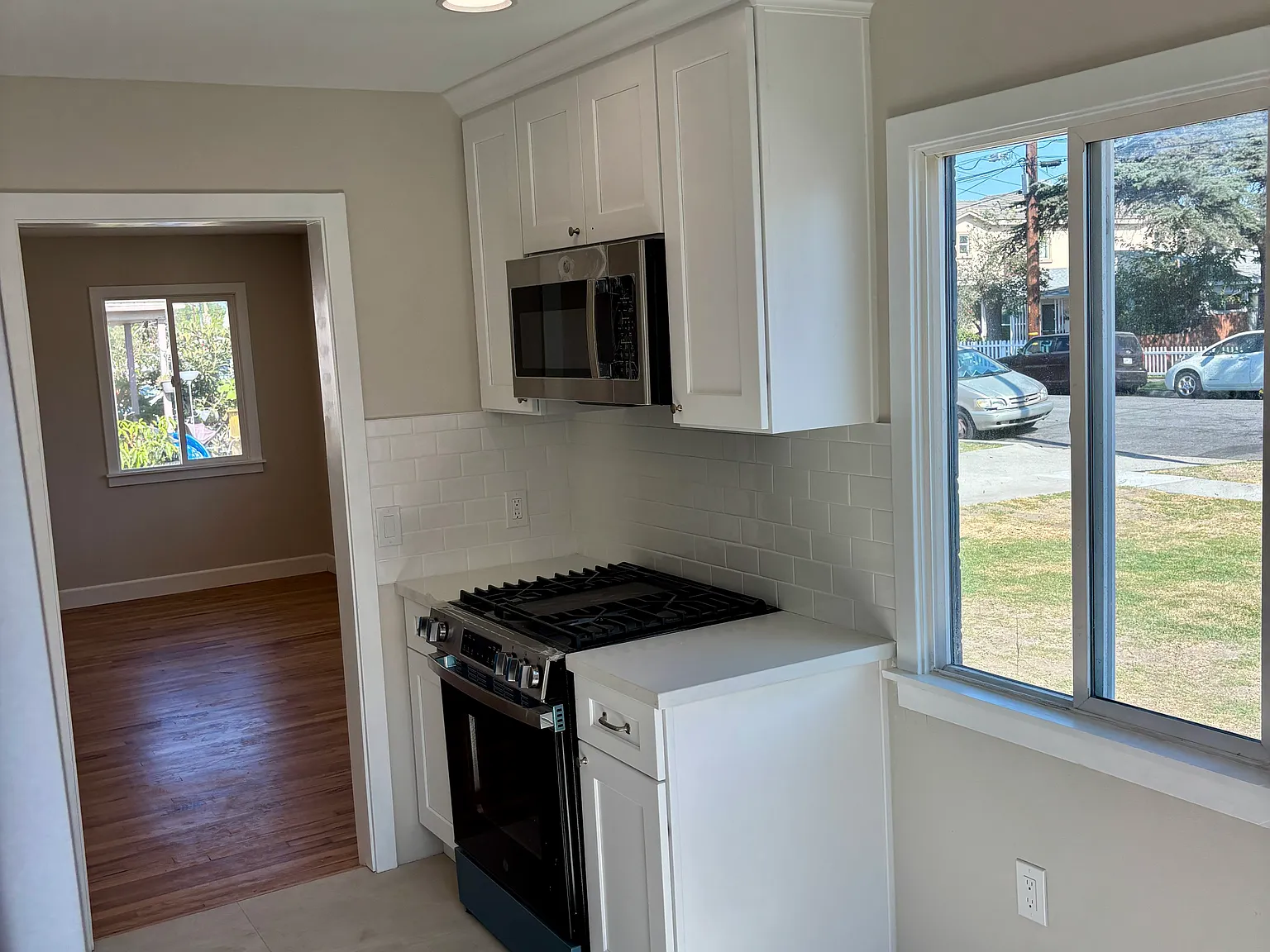 2 bed, 846 sqft, $3,200 — Photo 4