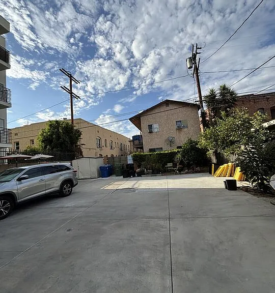 3055 W 12th Pl — Photo 2