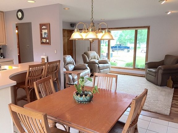 5th image of 37 Emery Dr