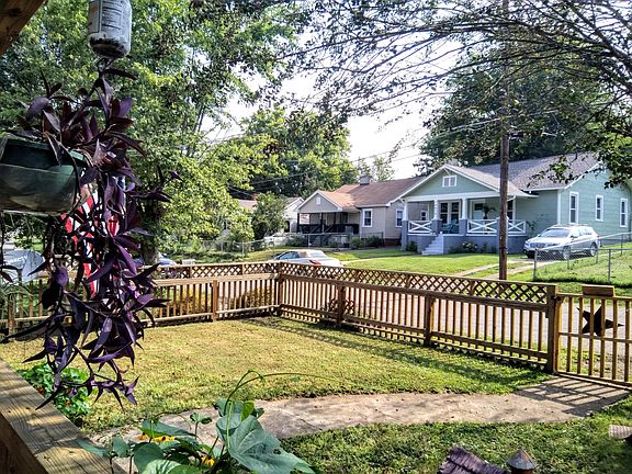 3rd image of 3617 Alpine Dr