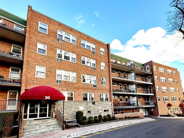 30 Pearsall Avenue #2J, Glen Cove, NY 11542