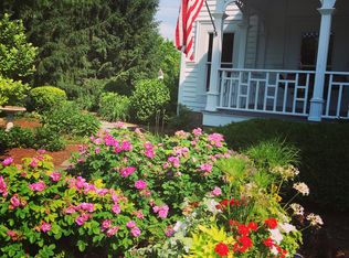 37W634 Grey Barn Rd, Saint Charles, IL 60175