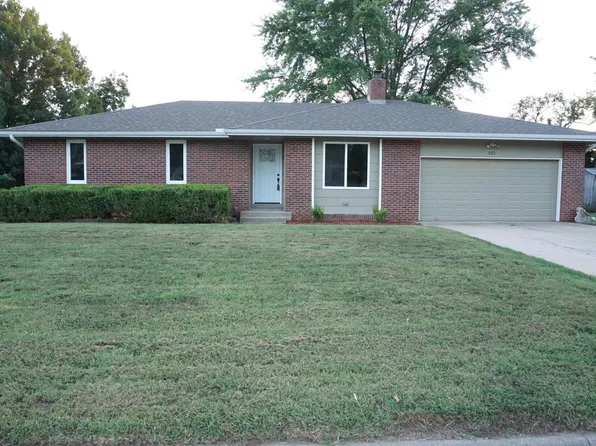 221 Michelle Dr, Clearwater, KS 67026