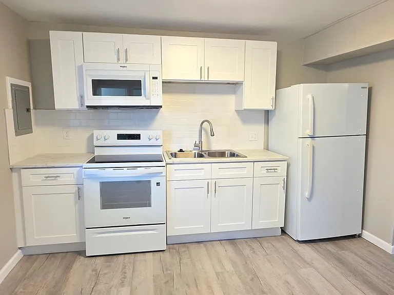 33507 Berville Ct — Photo 2