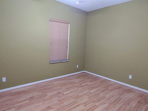 4th image of 1101 SE Menores Ave