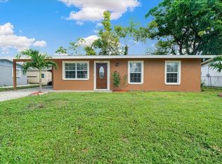 2215 19th St E, Bradenton, FL 34208