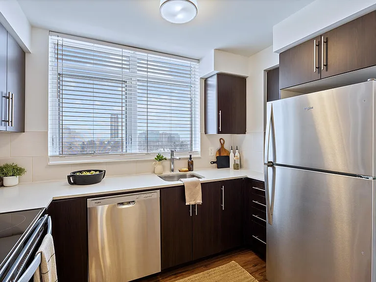 105 Harrison Garden Blvd — Photo 32