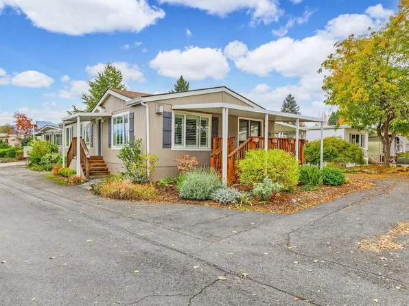 2379 SW Webster Rd, Grants Pass, OR 97526