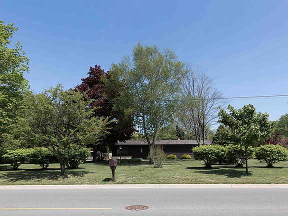 3rd image of 702 N Staffon St