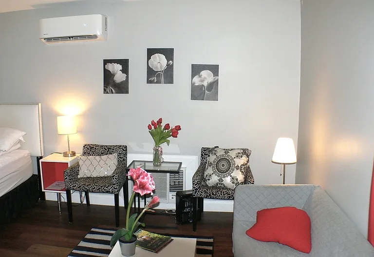 815 Clay St #C — Photo 5