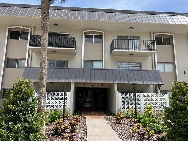 1st image of 4606 W Gray St Unit 309
