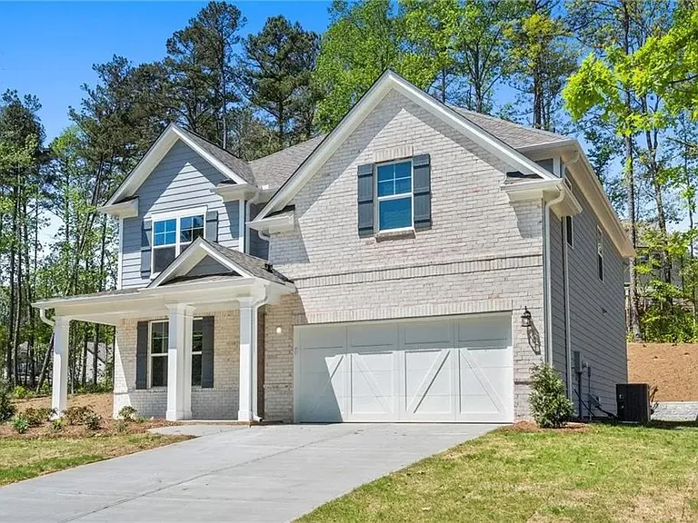 382 Riverwood Dr — Photo 1