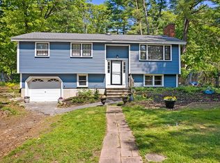 16 Jak Len Dr, Salisbury, MA 01952