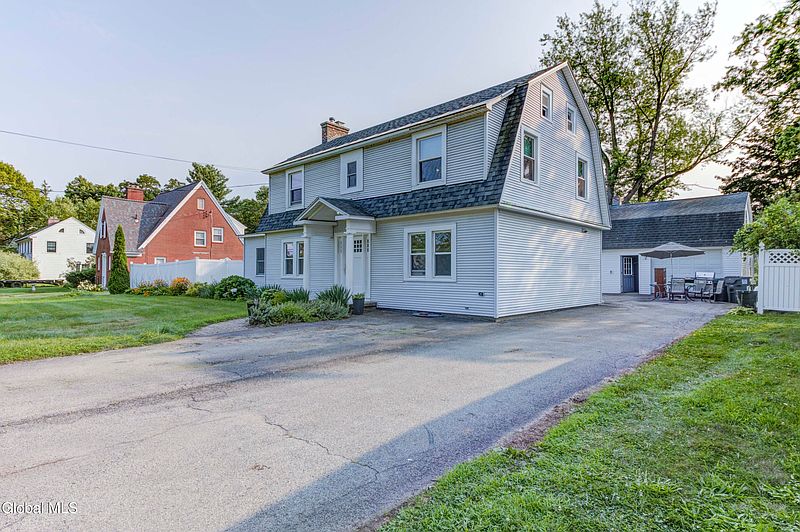 3rd image of 1715 Amsterdam Road