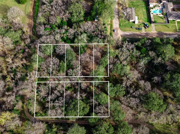 10 Baker St, Hempstead, TX 77445