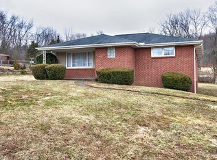 5070 Bowling Green St, Finleyville, PA