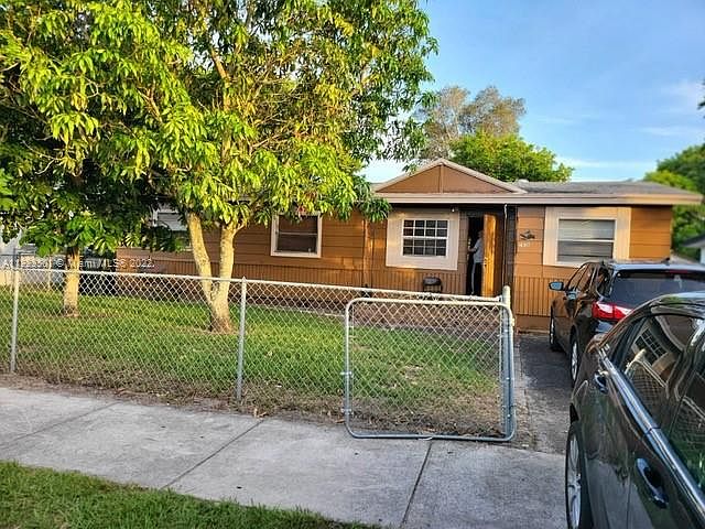 1st image of 2930 NW 26th St
