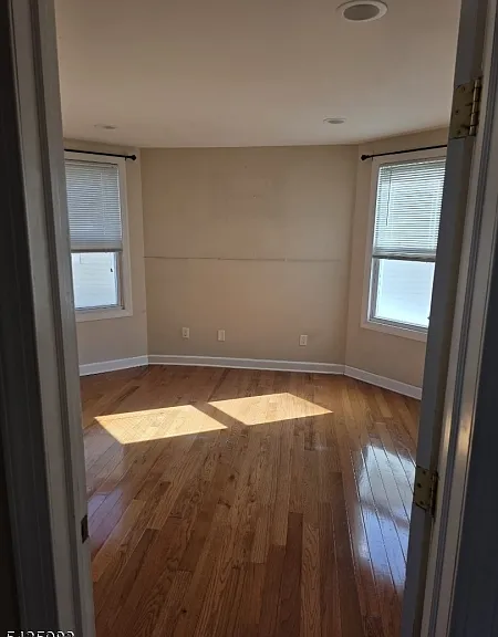929 Adams Ave — Photo 11