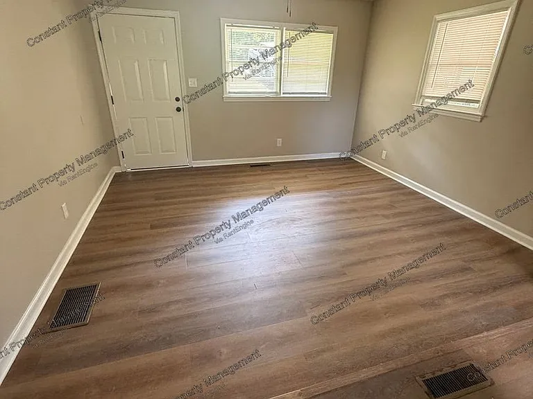 2166 Ollie Dr — Photo 2