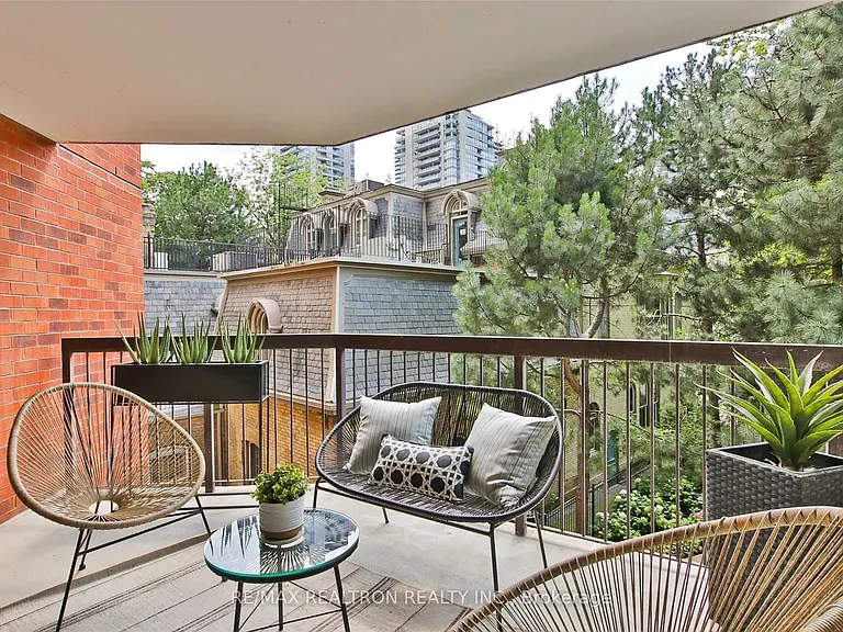 77 Maitland Pl #326 — Photo 27