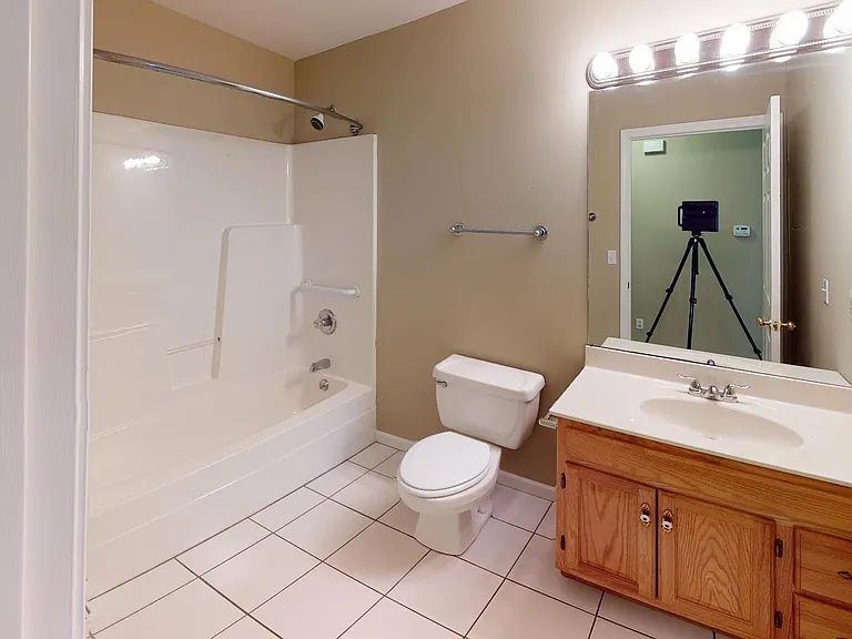 1404 N Garfield St — Photo 6