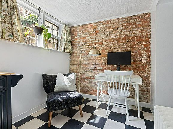 5th image of 248 W 12th St #1