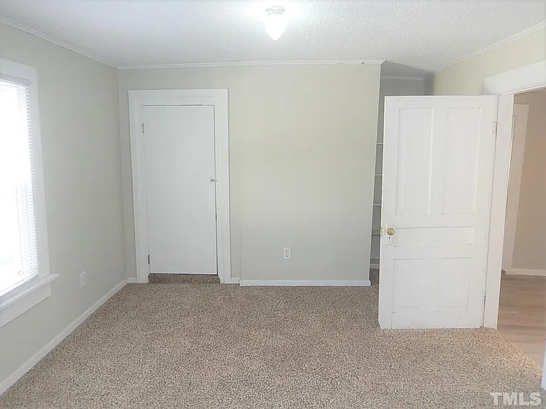 1015 Oberlin Rd — Photo 8