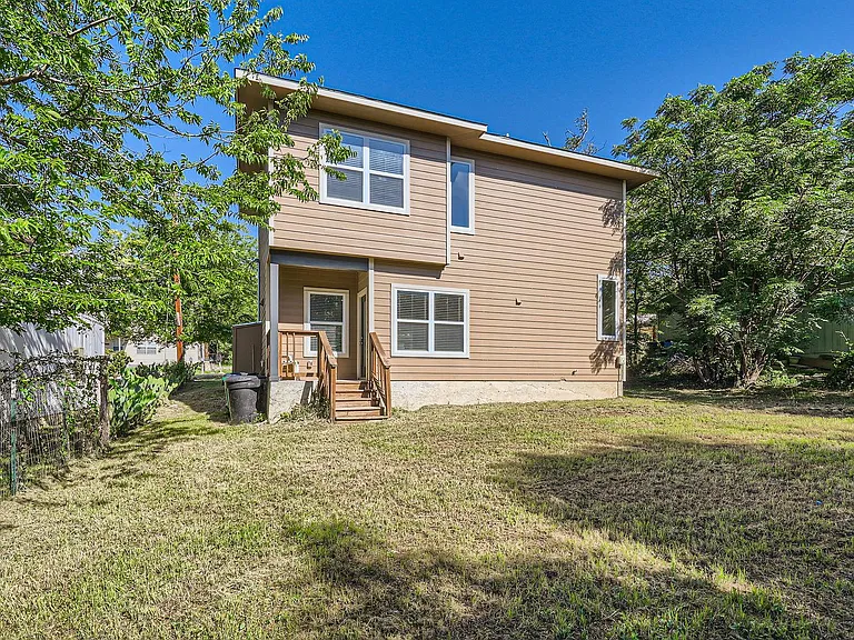 11007 Elm St — Photo 26