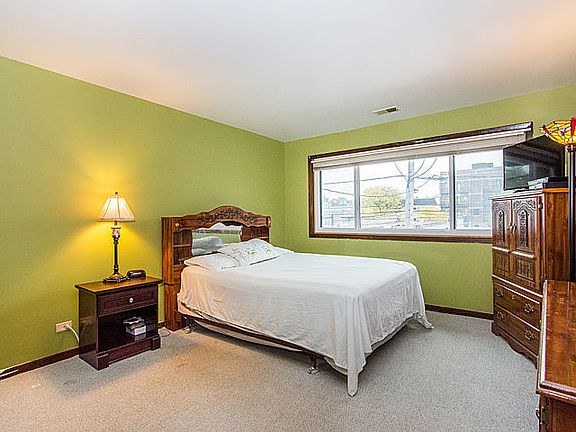 5th image of 7439 N Artesian Ave #2E