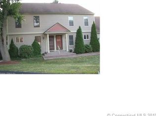99 Colonial Hill Dr, Wallingford, CT 06492