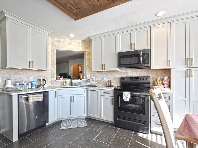 6021 Cottage Cir — Photo 10