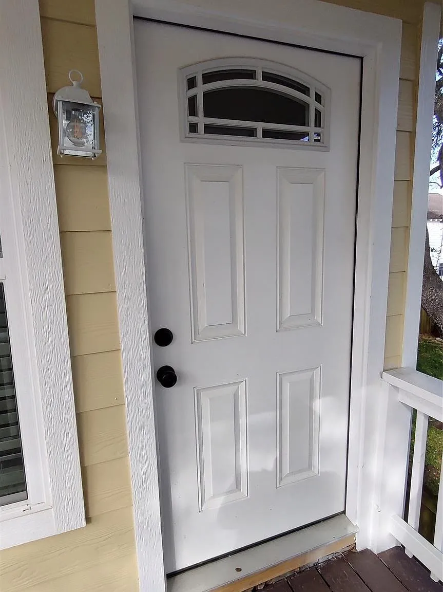 2 bed, 1.0 bath, $1,700 — Photo 2