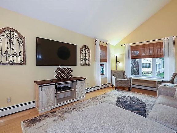 5th image of 45 Beekman Ave