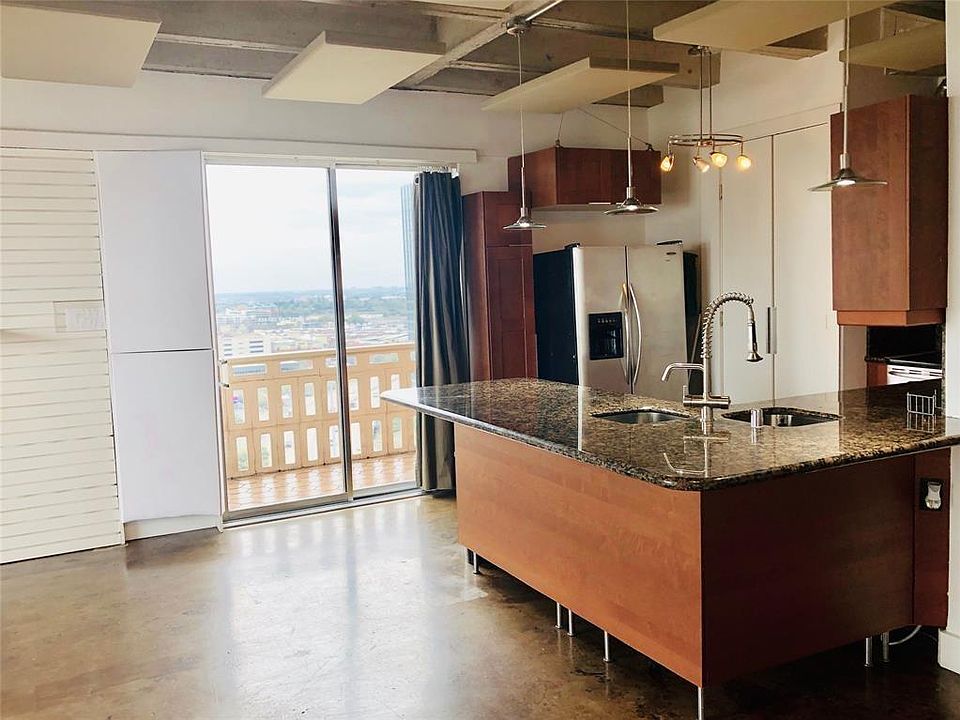 1st image of 2016 Main St APT 1822