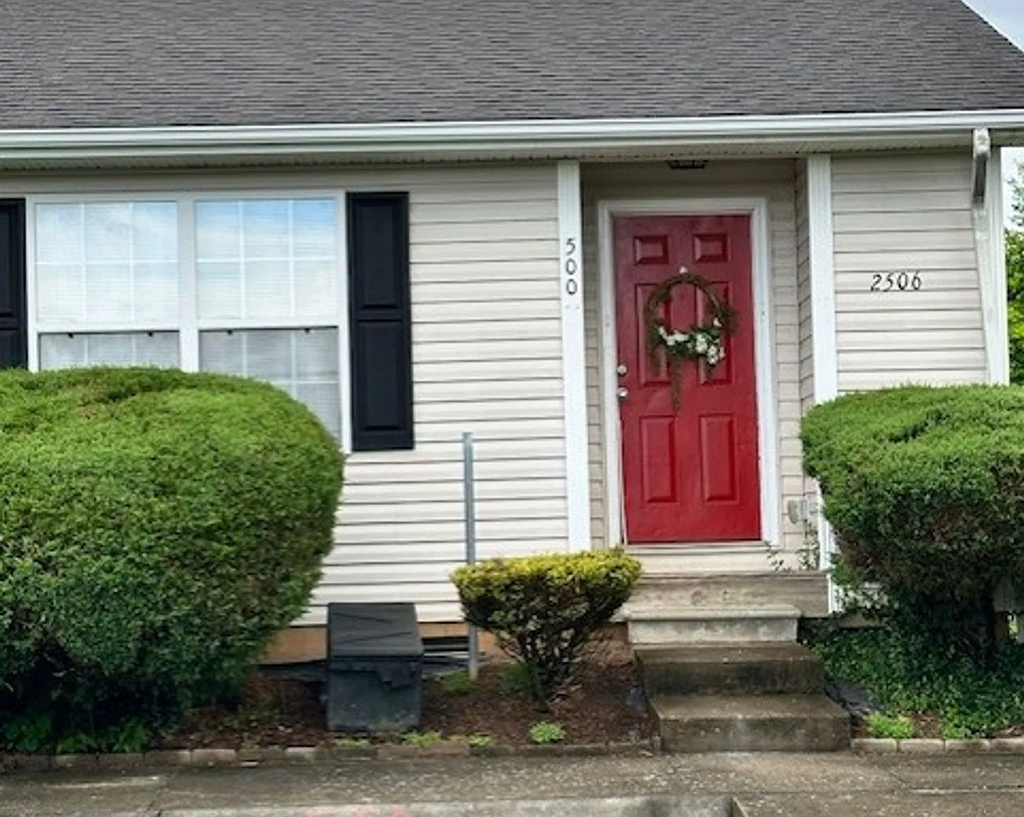 1-level living in the Heart of Johnson City — Photo 2