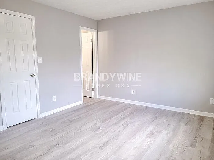 4108 Luxembourg Cir E — Photo 12
