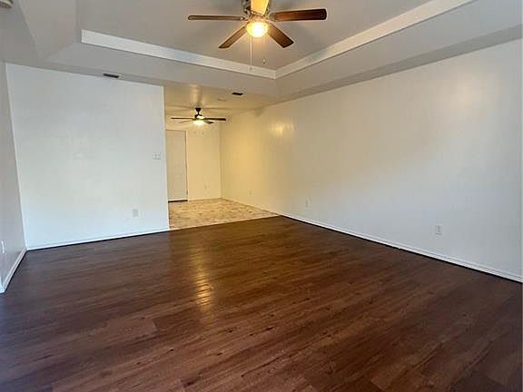 2nd image of 1914 Summer Breeze Rd APT D